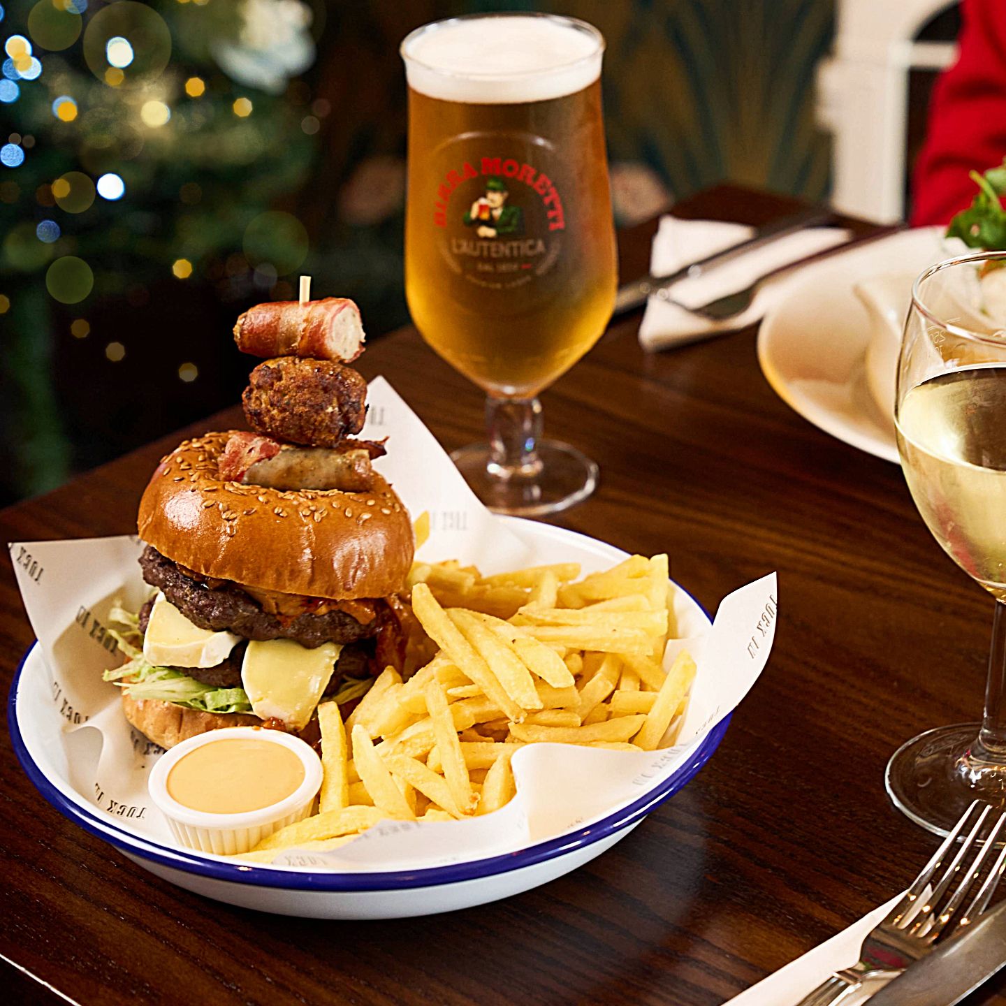 Festive Lunch & Dinner at The Sun Verge in Rhyl